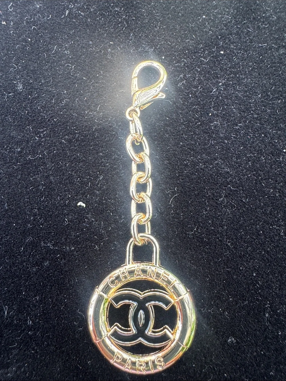 Keychain gold tone